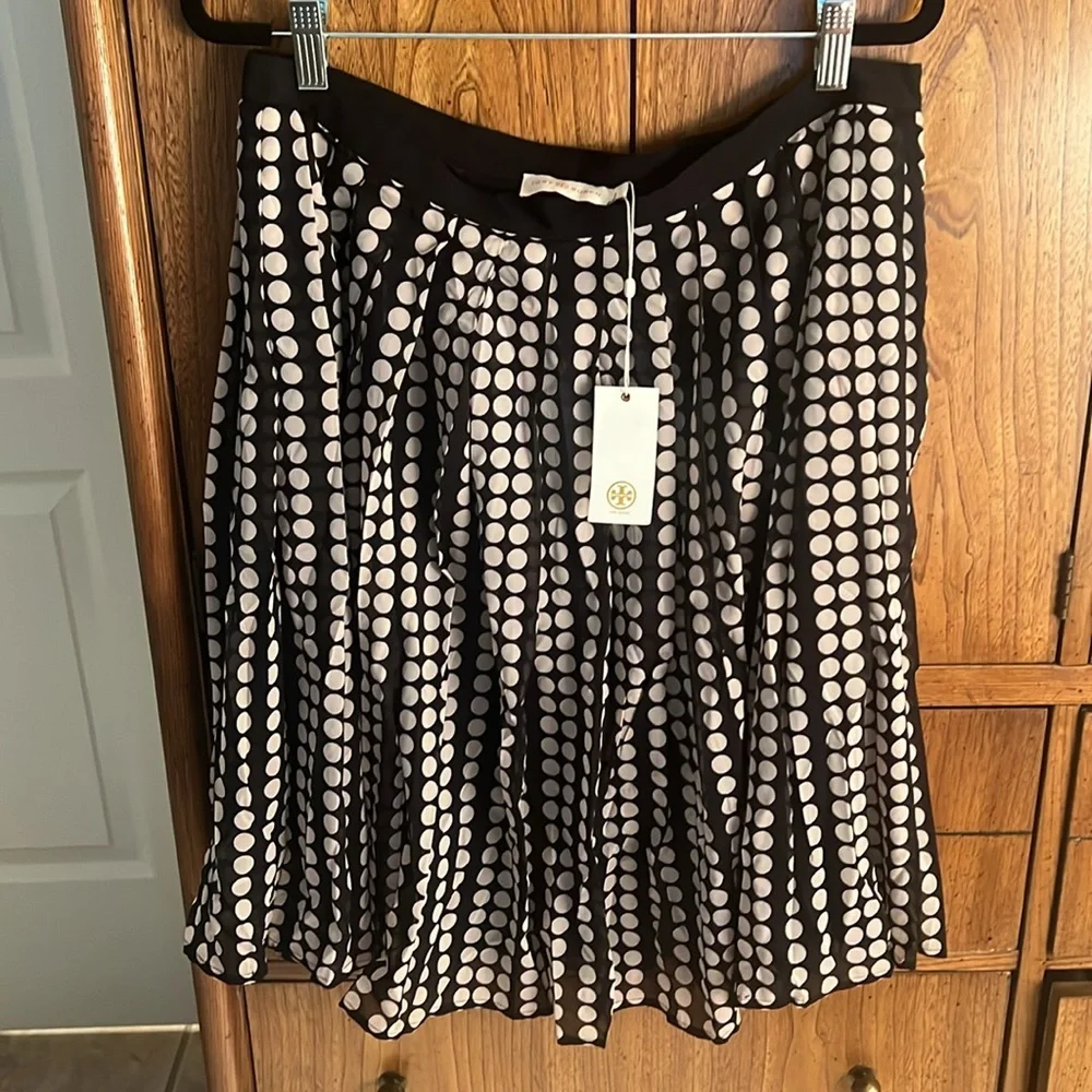 NWT SZ 12 Tory Burch Raisa Polka Dot Silk Skirt

Color Blush Champagne Marple - Picture 5 of 5